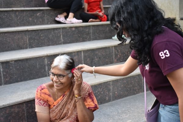 Phoolon Pe Charcha 🌹